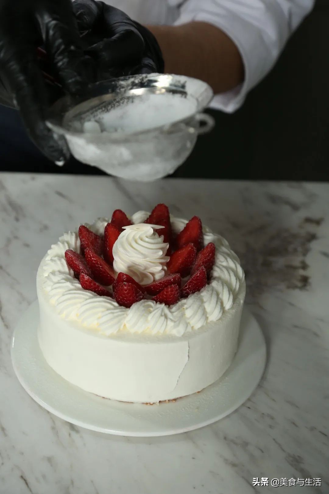 草莓奶油蛋糕教程来了你学会了没,韩国草莓蛋糕