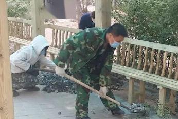 去年→今年，看这夫妻俩的“工作照”！