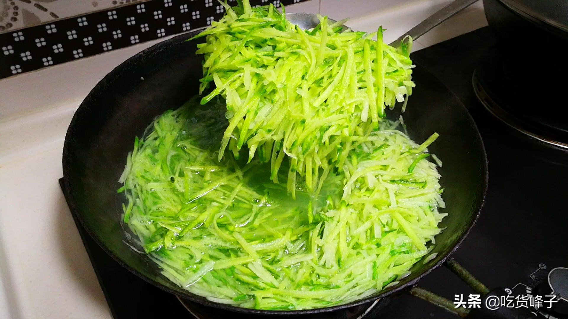 包饺子调馅料总是调不好,包萝卜馅的饺子怎么调馅