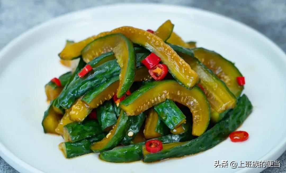 最简单的腌黄瓜即食,腌酸甜整条黄瓜