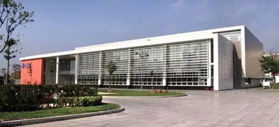 上海楼市太魔幻：最高一套8000万排队抢豪宅竟打起来了