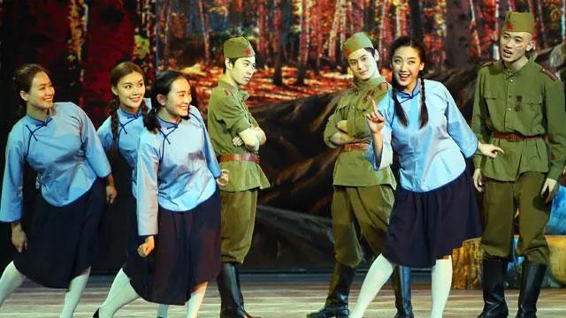 17岁女孩上山劝日本投降,17岁的中国姑娘上山劝降