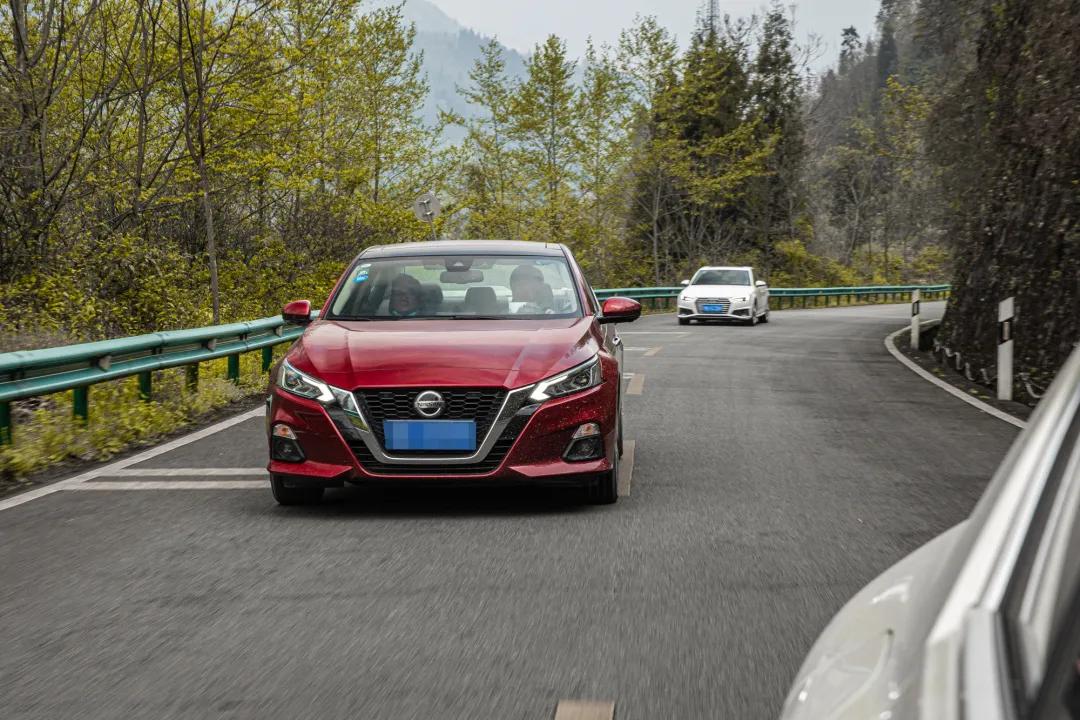 天籁2.0发动机和凯美瑞2.0哪个好,德系2.0T发动机