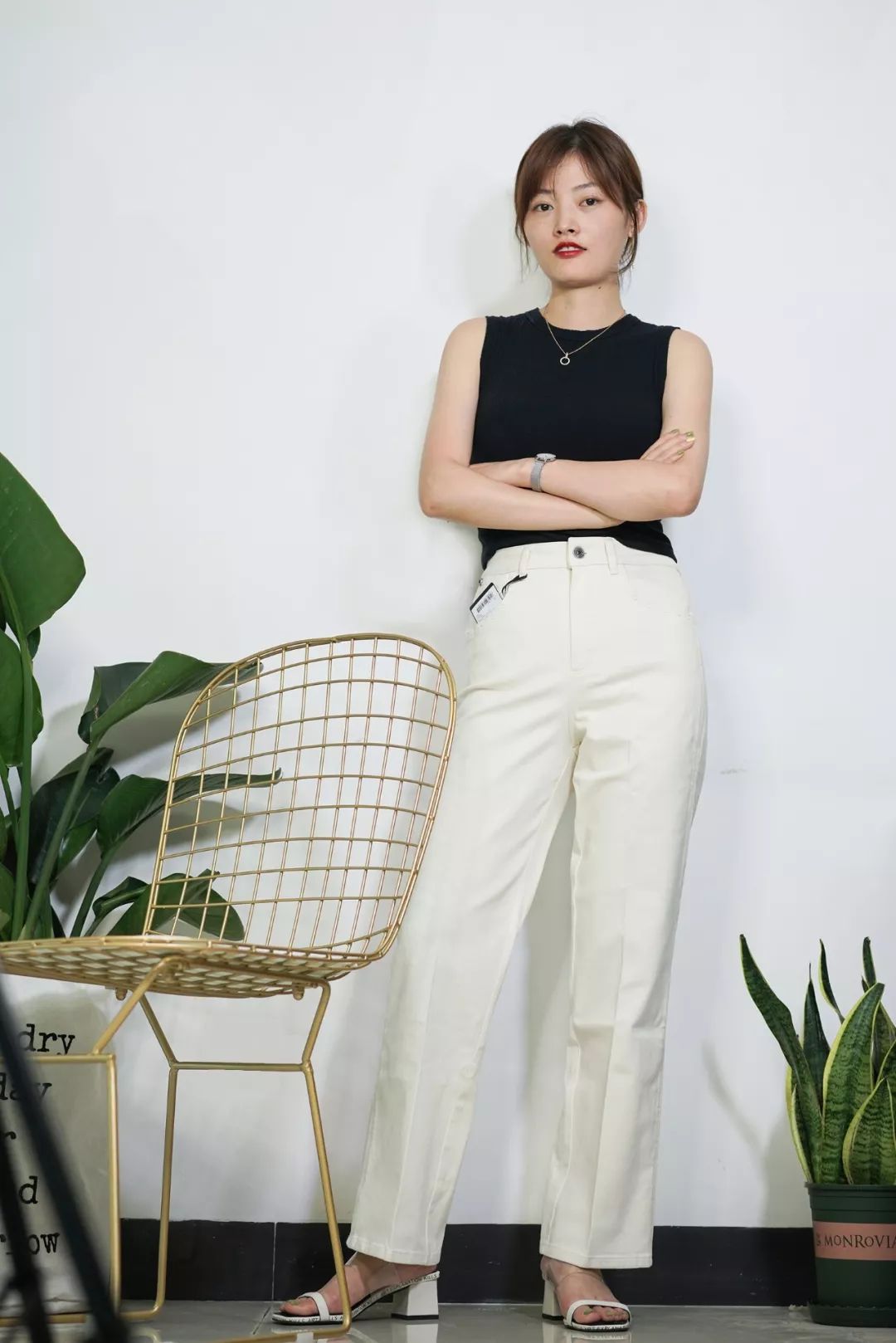 我试了九条白色牛仔裤，这四条太太太好穿了！