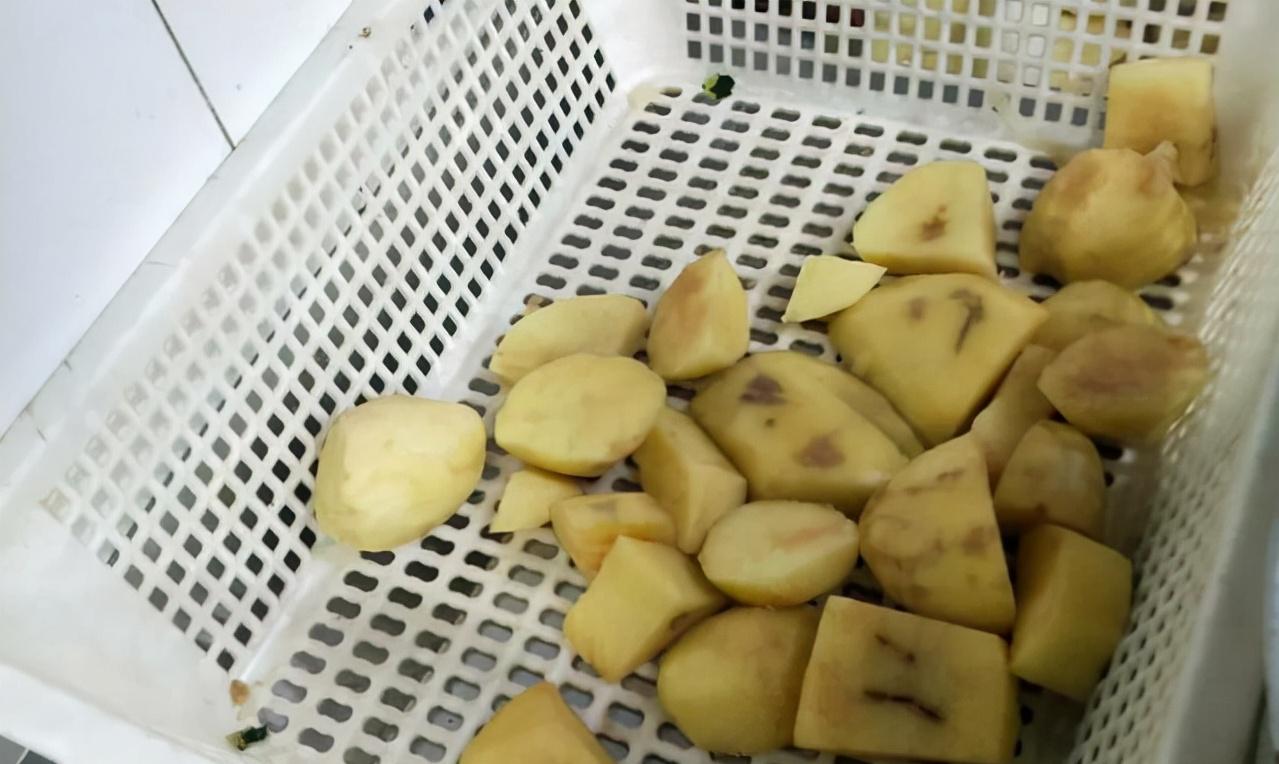 过夜死蟹可以吃吗,吃了一小口死蟹还会中毒吗