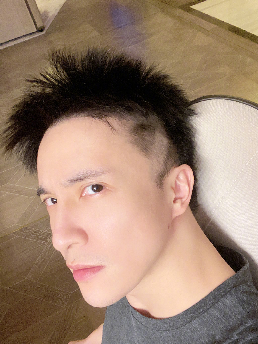 薛之谦发型怎么修剪,薛之谦剃胡子