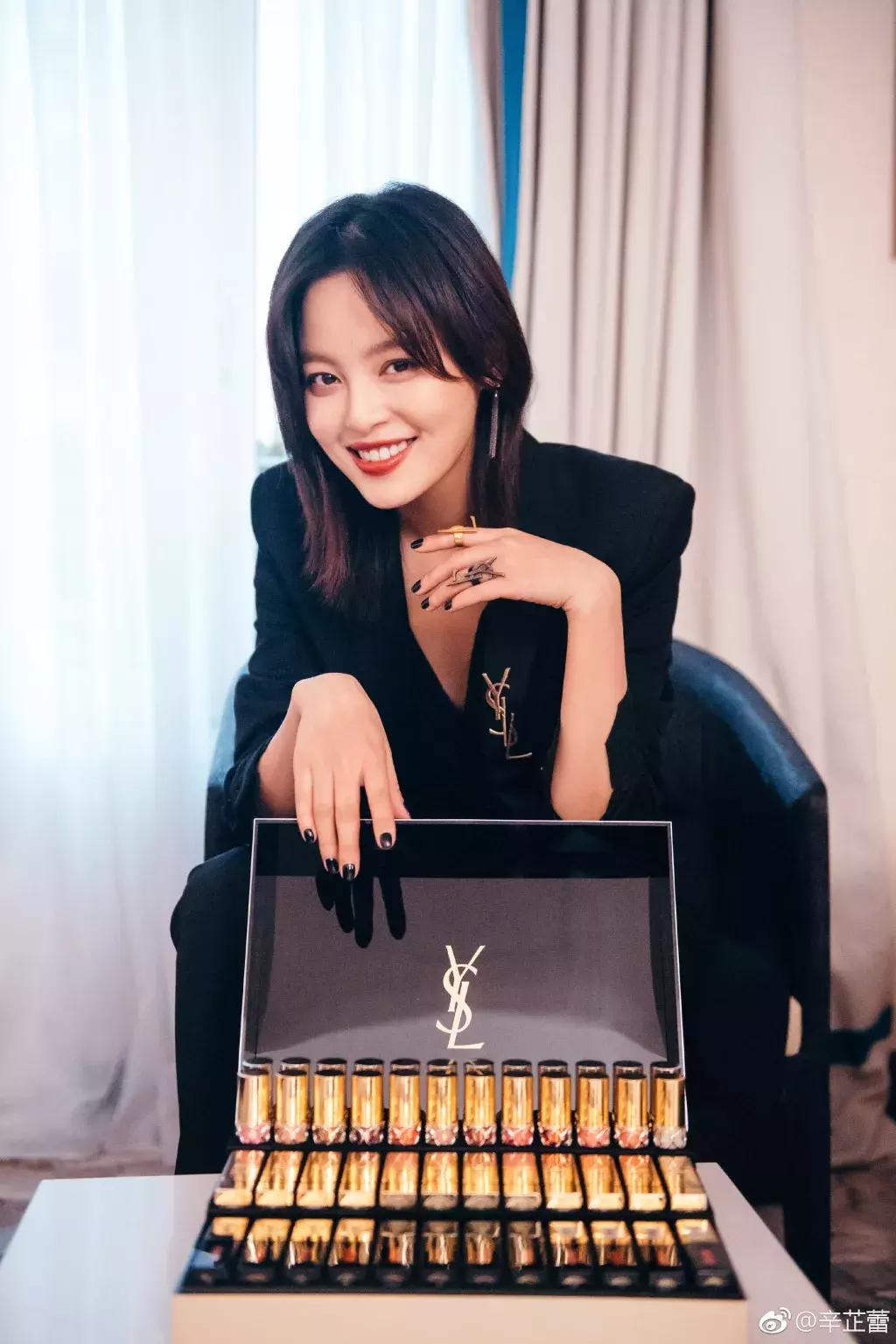 脸大适合辛芷蕾发型么,辛芷蕾中长锁骨发层次发型图片