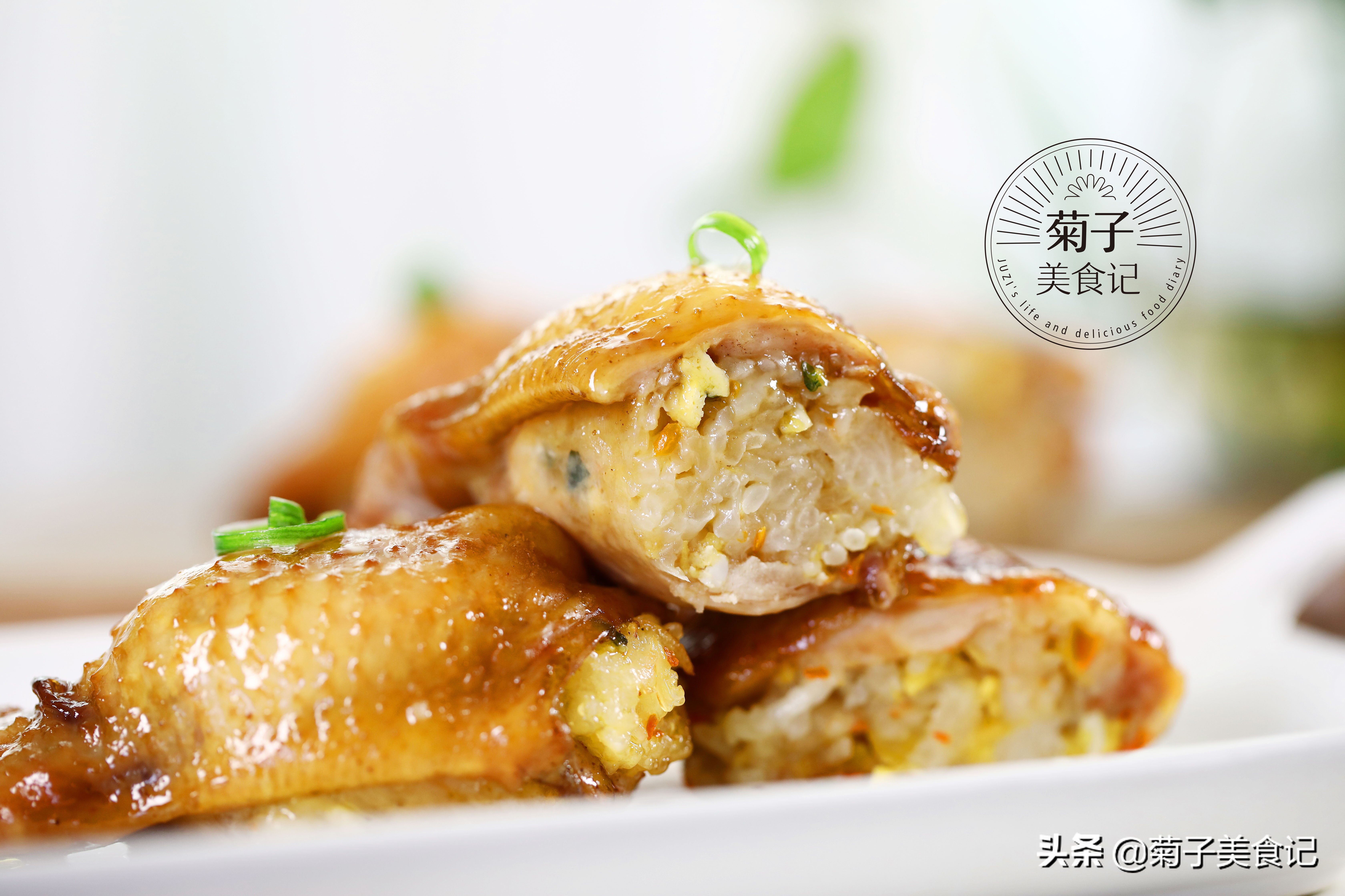 鸡翅包饭可真是太香了,鸡翅包饭一口吃完