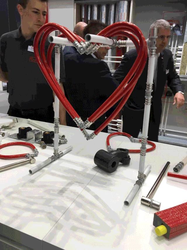 铝塑管用卡压式管件的应用