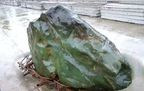 初级藏宝图挖后有什么东西,疆内捡石头攻略