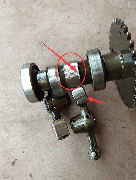 摩托车发动机小链条多少公里调整,摩托车链条拉长怎么解决