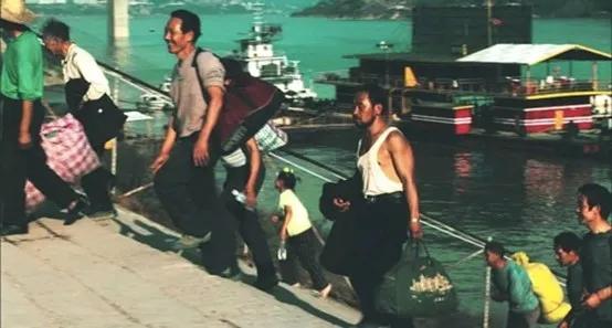 重庆魔幻与烟火并存的城市,重庆是座魔幻的城市