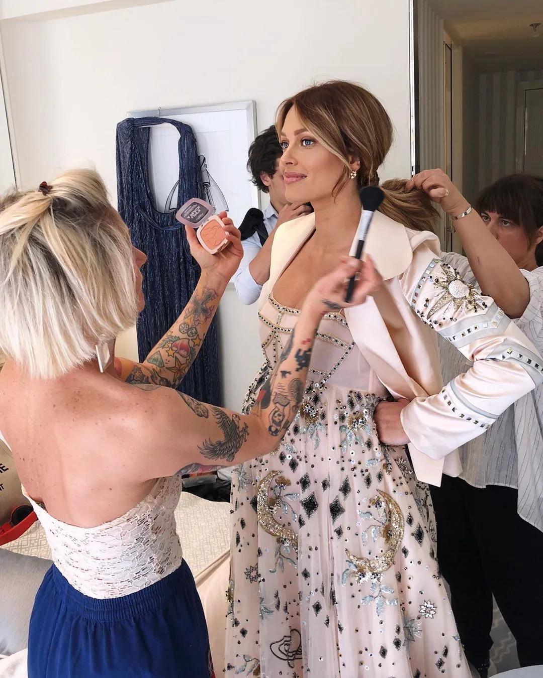 浪到福布斯封面,还成为带货第一人,这位法国姐姐很不一般