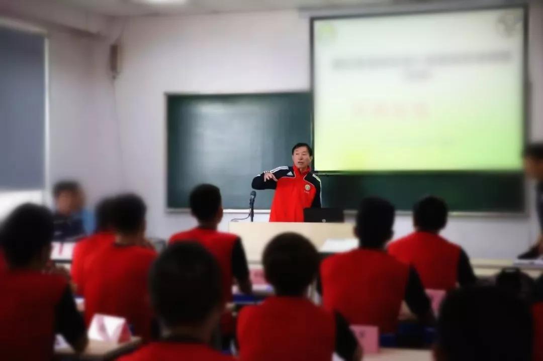 中国足球青训教父级人物,前国脚李霄鹏