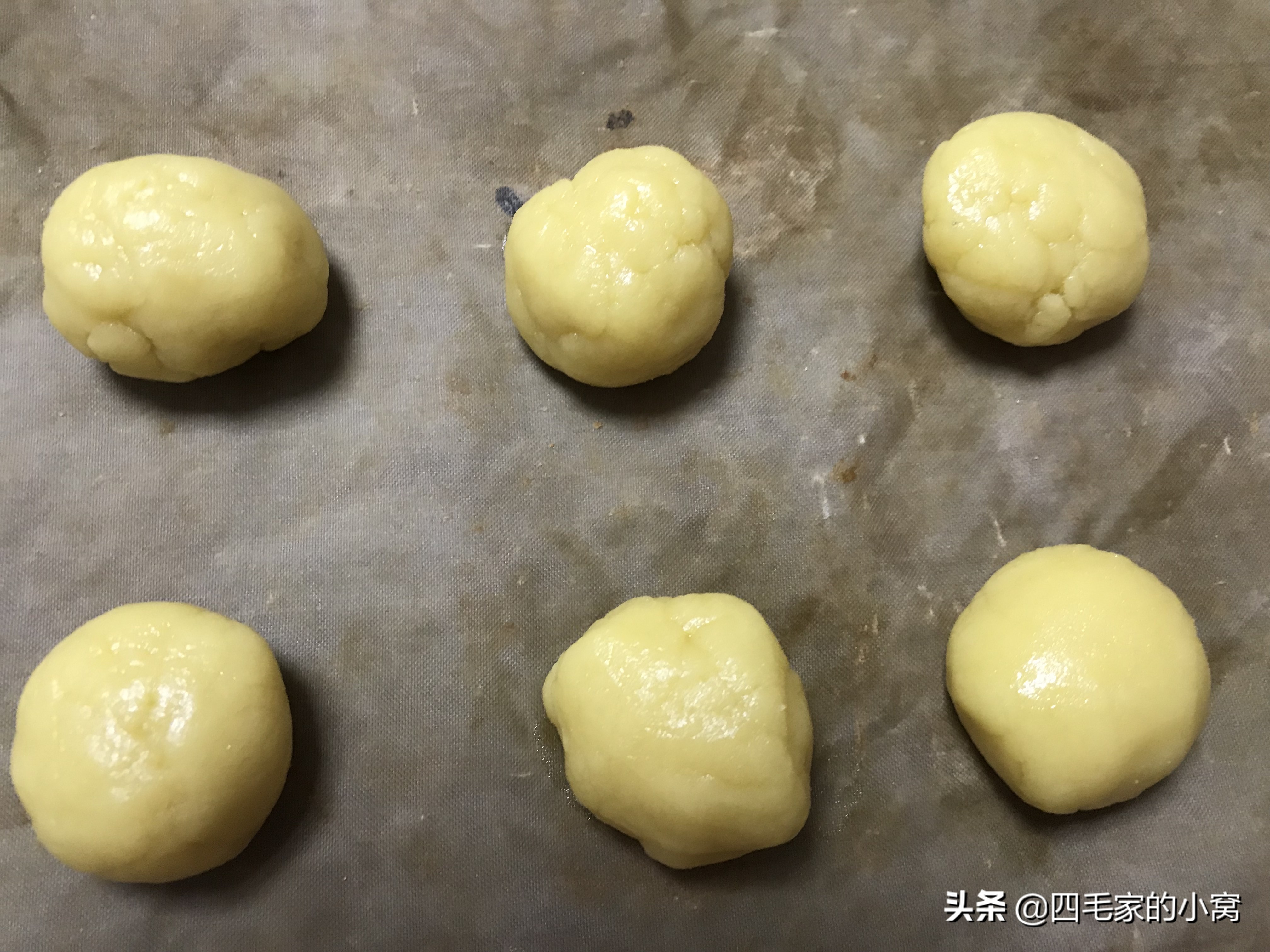 怎样做酥皮月饼最简单的方法,桃酥皮月饼的制作过程视频