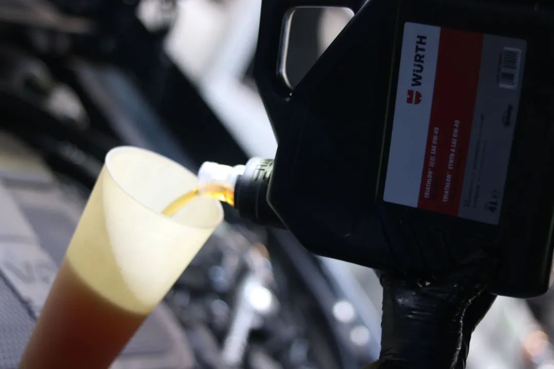 奔驰w221升级新款w222s450外观,老款奔驰w211e260翻新整备