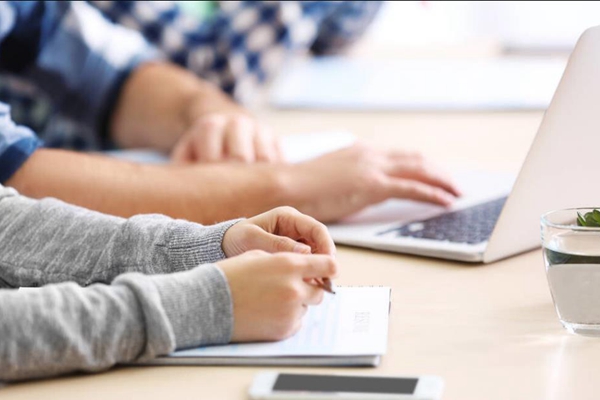 面试官的面试技巧和注意事项：记住观察、倾听、提问、判断4要点