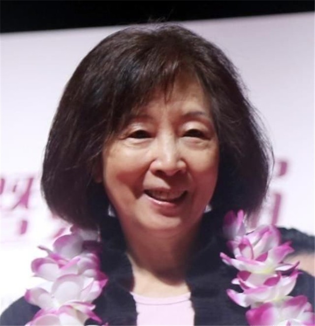 被周恩来赏识演“琼花”,后因受伤退出舞台,薛菁华后来怎么样了