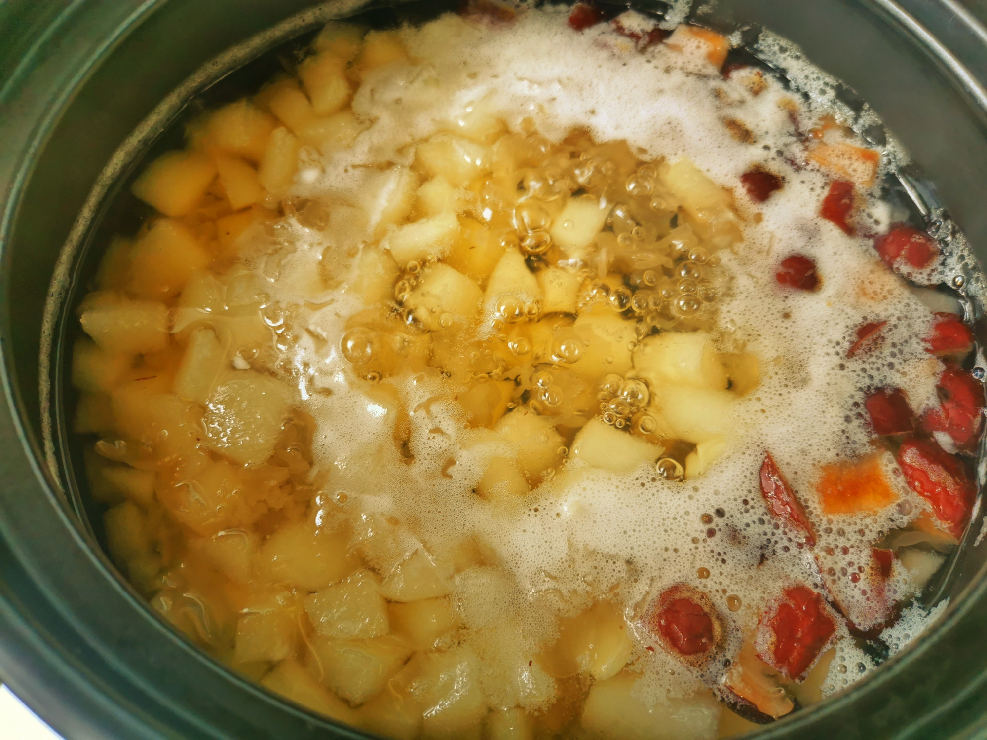 立秋喝银耳莲子粥,秋天喝银耳百合粥