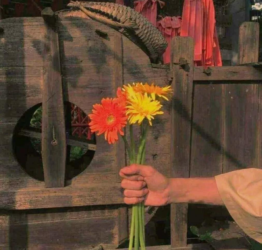 你们有在青春时期暗恋过一个人吗,青少年时期暗恋一个人是什么原因