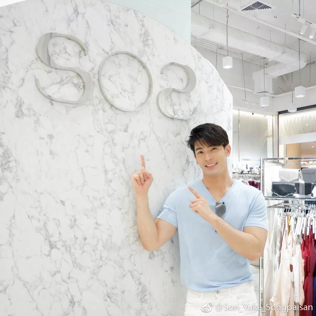 泰国便宜小众潮牌衣服,最近很火的泰国潮牌衣服