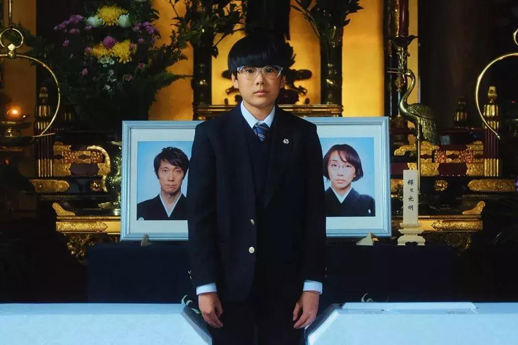 岛国鬼才！就这样，他拍出了年度爆款