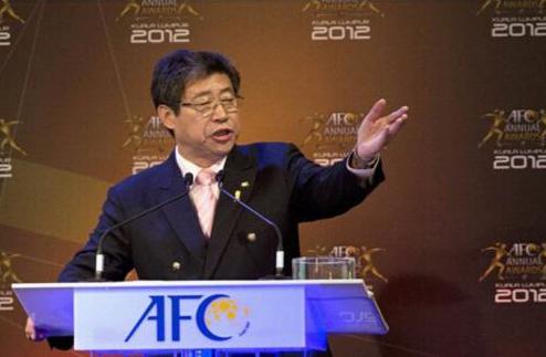 获亚足联最高荣誉,拒绝50万美元的贿赂,他被媒体称为中国足球的上帝!