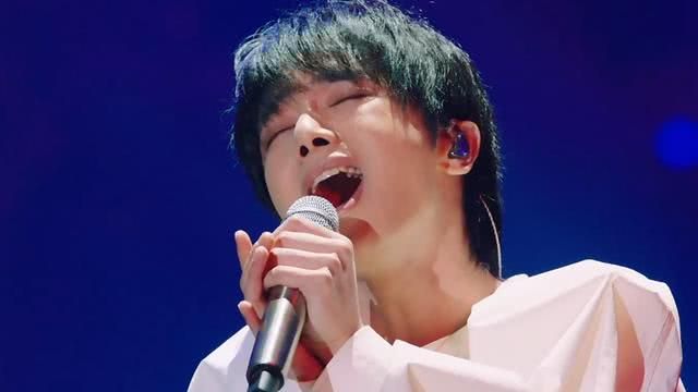 鸟巢演唱会门票3分钟被抢购一空，他入围“最帅面孔”实至名归