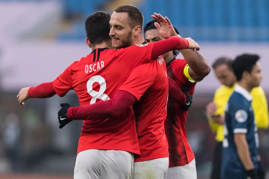 别睡啦,快醒醒,起来看中超啦