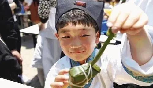 揽翠湖首届草坪文化节!水球大战各种网红游戏等你来