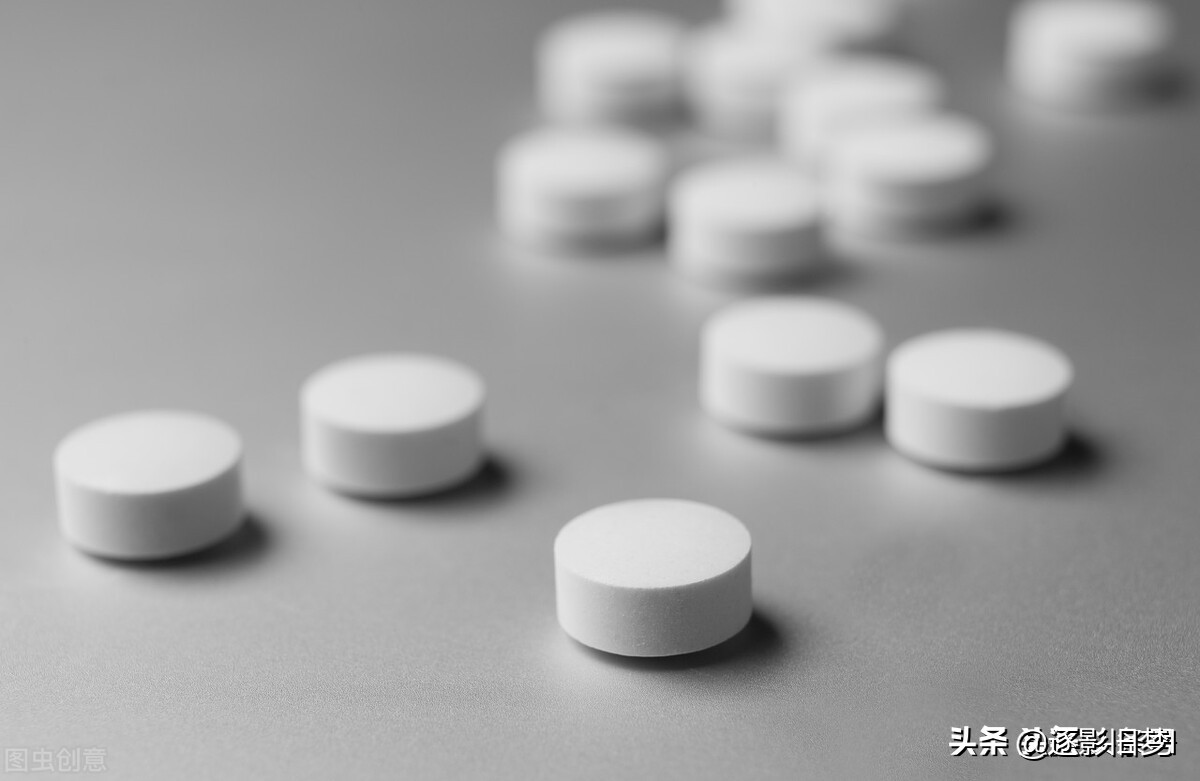 抑郁症要怎么治疗才是正确,抑郁症的治疗与自救方案