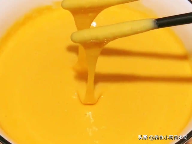 教你怎么做蓬松宣软的电饭锅蛋糕,最简单的电饭锅蛋糕家常做法