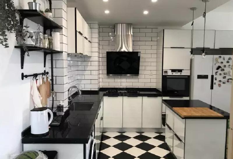 油烟机侧吸和顶侧双吸到底哪个好,吸油烟机怎么选顶吸