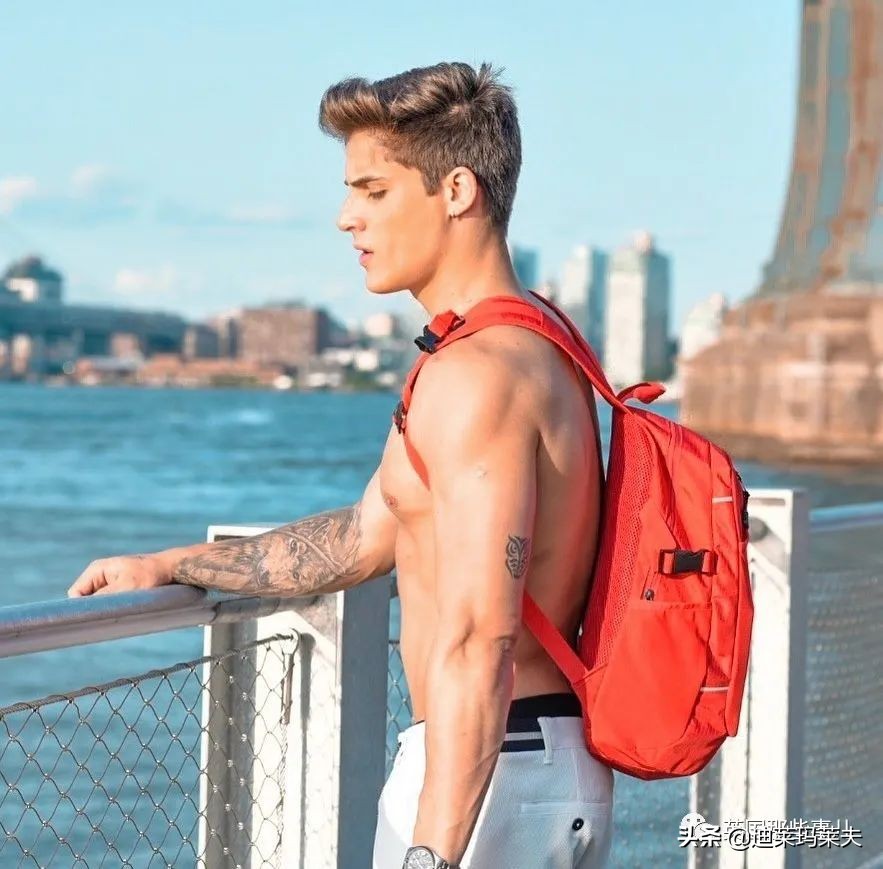 内马尔老妈的对象,内马尔52岁老妈图片