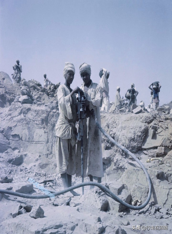 沙漠地区地下水严重匮乏,沙漠地区生活用水