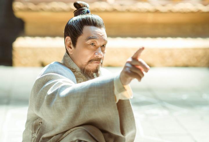 出道一生只演配角,62岁走红后与妻子离婚,如今74岁依然单身