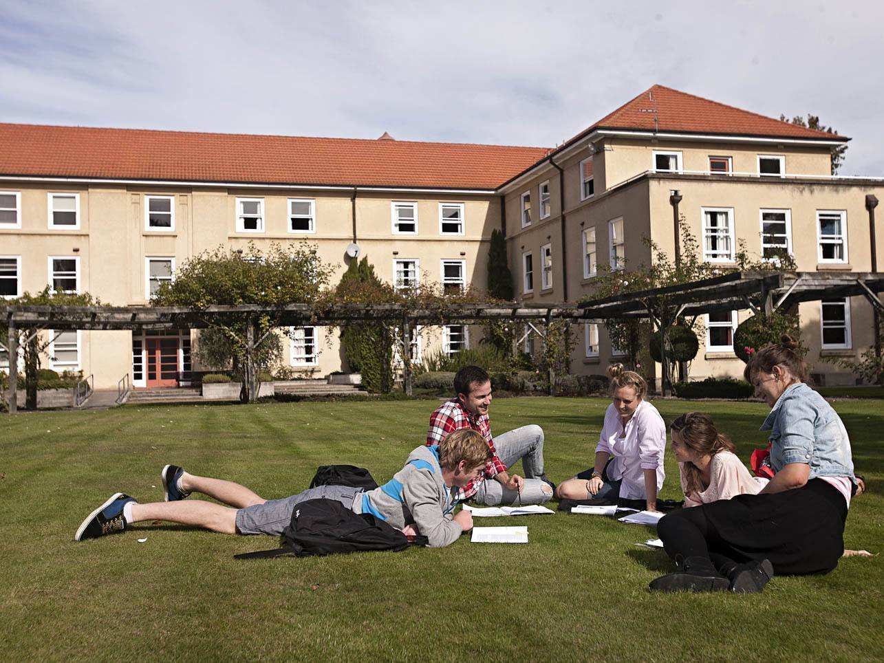 新西兰留学有什么学校推荐,新西兰留学有哪些优势有什么推荐