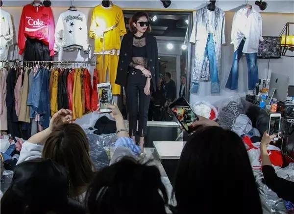 服装人必看干货,女装批发厂家直批拿货25-45岁