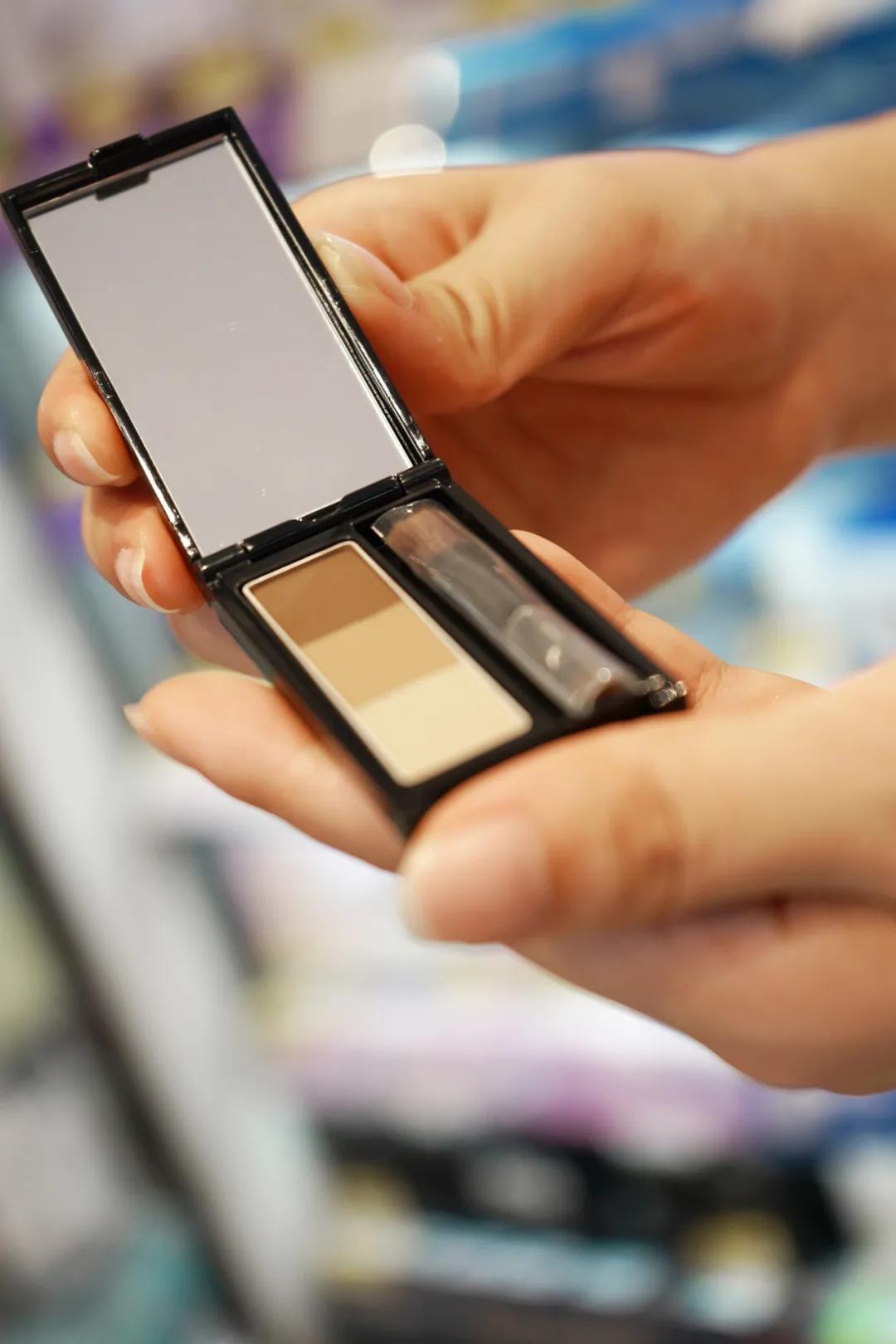 灞堣嚕姘忔垚閮藉簵,鍝堝皵婊ㄥ眻鑷ｆ皬