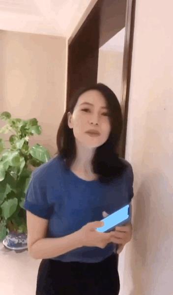 高圆圆产后露肩衫,高圆圆产后复出首封小露香肩