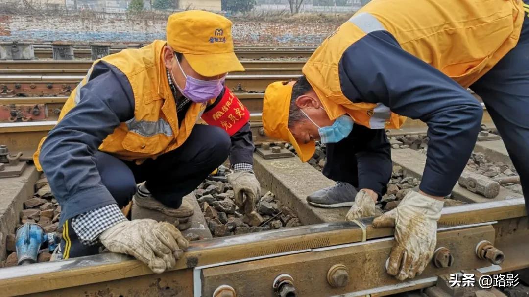 战疫情保春运铁路警察在行动,抗击疫情守护平安摄影征稿