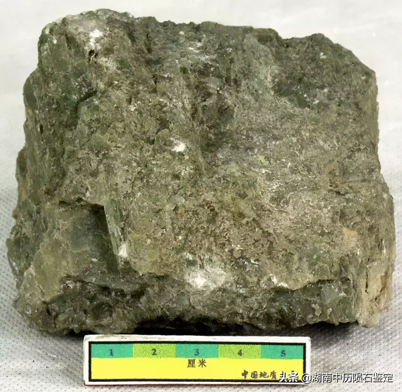 月球陨石与地球矿石的区别,月球陨石和矿石有什么区别