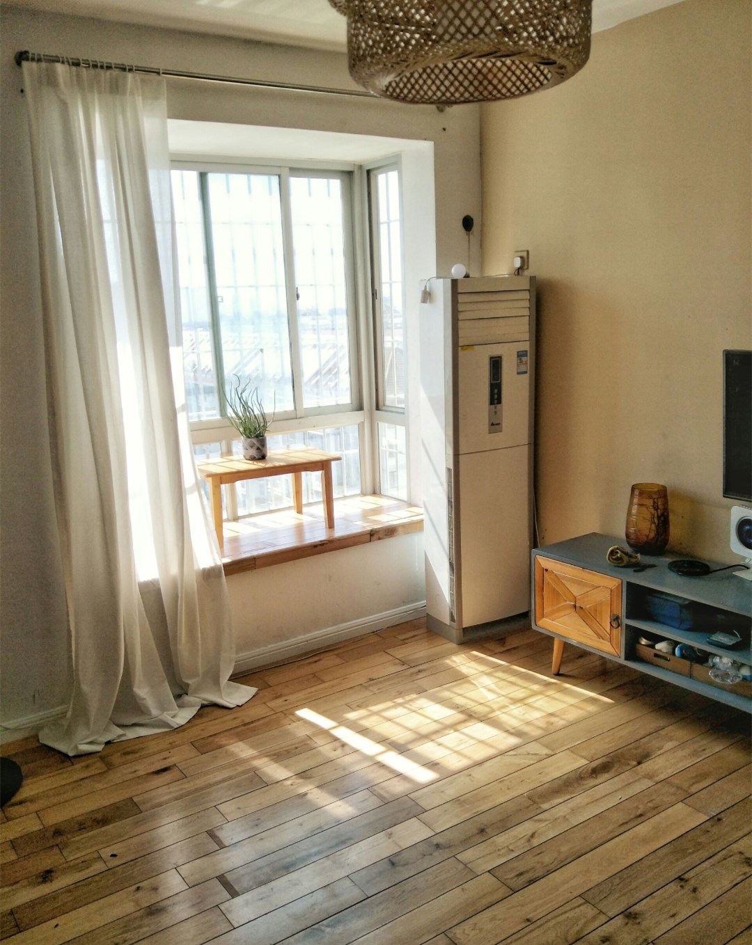 二手房子地板翻新,租房旧地板省钱改造