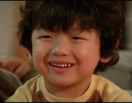 嘴巴干裂起皮推荐护唇油,秋冬季嘴唇干裂起皮这样涂