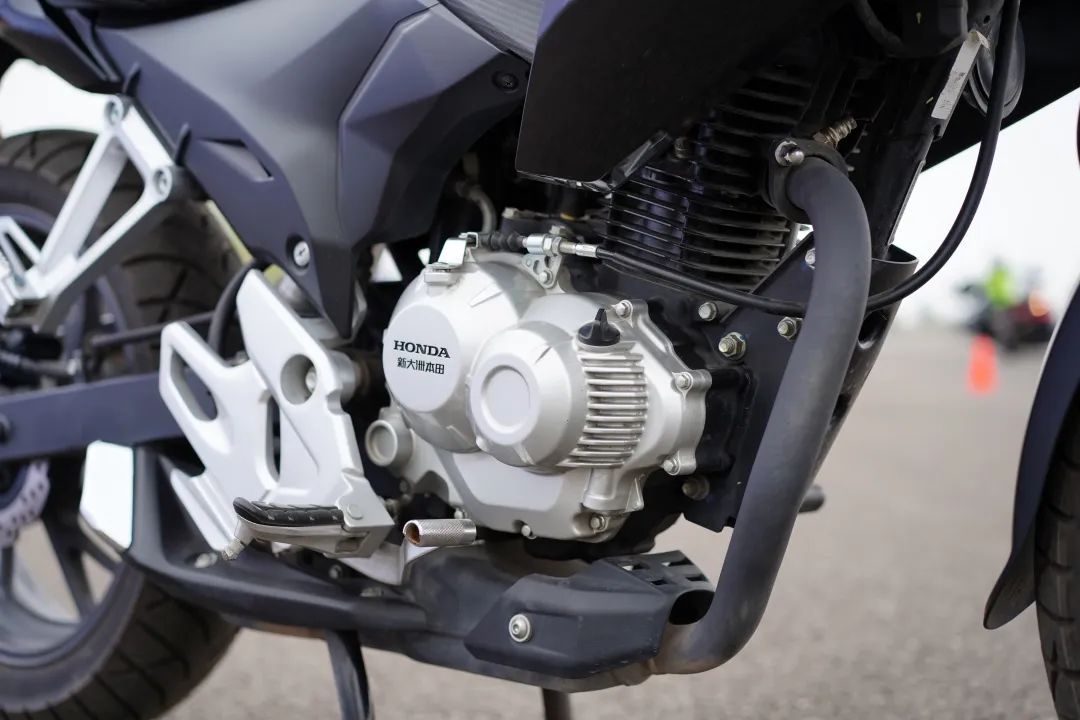 本田新大洲cbf190x摩旅,新大洲本田cbf190r对比豪爵nk150
