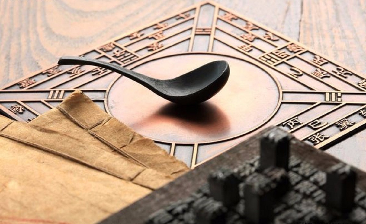 指南针指北却不叫指北针,指南针只能指南北不能指东西对吗