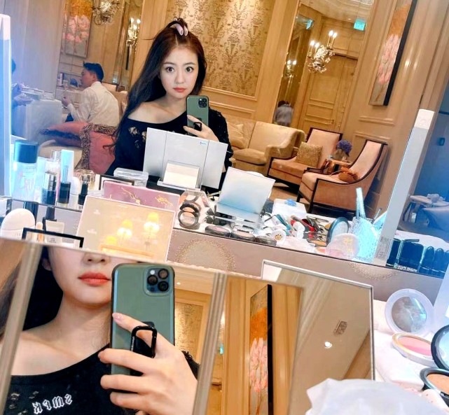 当妈不容易坐月子,安以轩复工首晒照