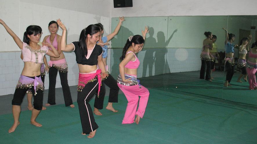 怎样练肚皮舞视频教程,学肚皮舞教培哪里便宜