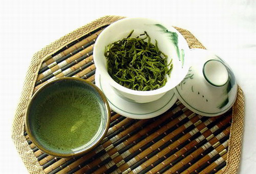 日铸雪芽茶不但形似鹰爪，更是拥有兰花芳香，味甘而滋