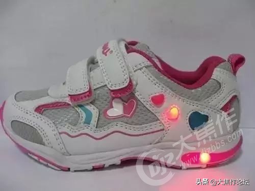 曾经这种衣服在焦作人手一件，穿过的都老了